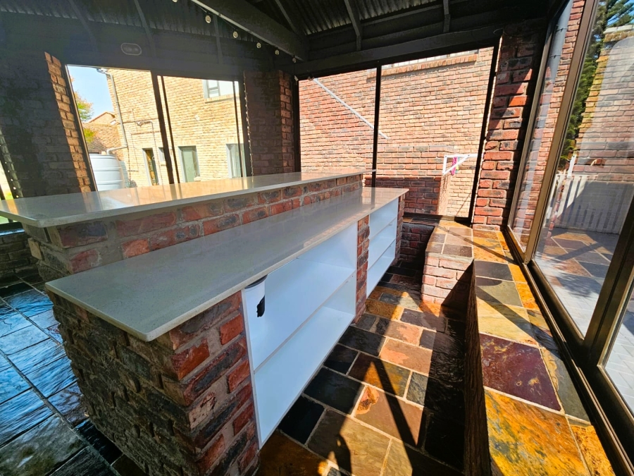 5 Bedroom Property for Sale in Stilbaai Wes Western Cape